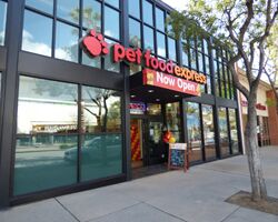 2017 Retailer of the Year: Pet Food Express